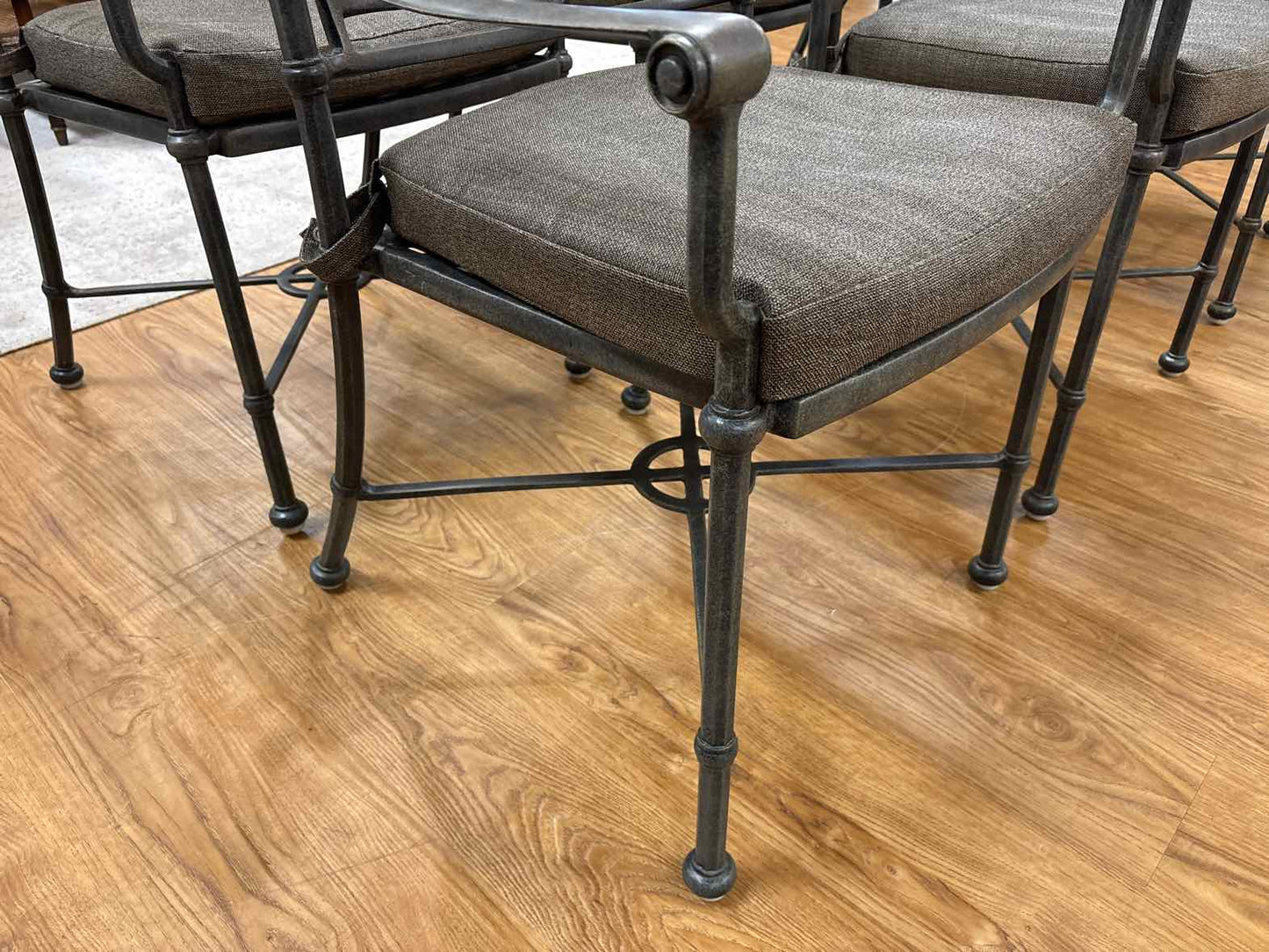 Woodard 'Delphi' Outdoor Dining Set w/ 6 Chairs