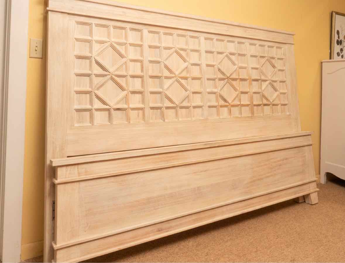 Pottery Barn  Whitewashed  Lattice Design King  Bed