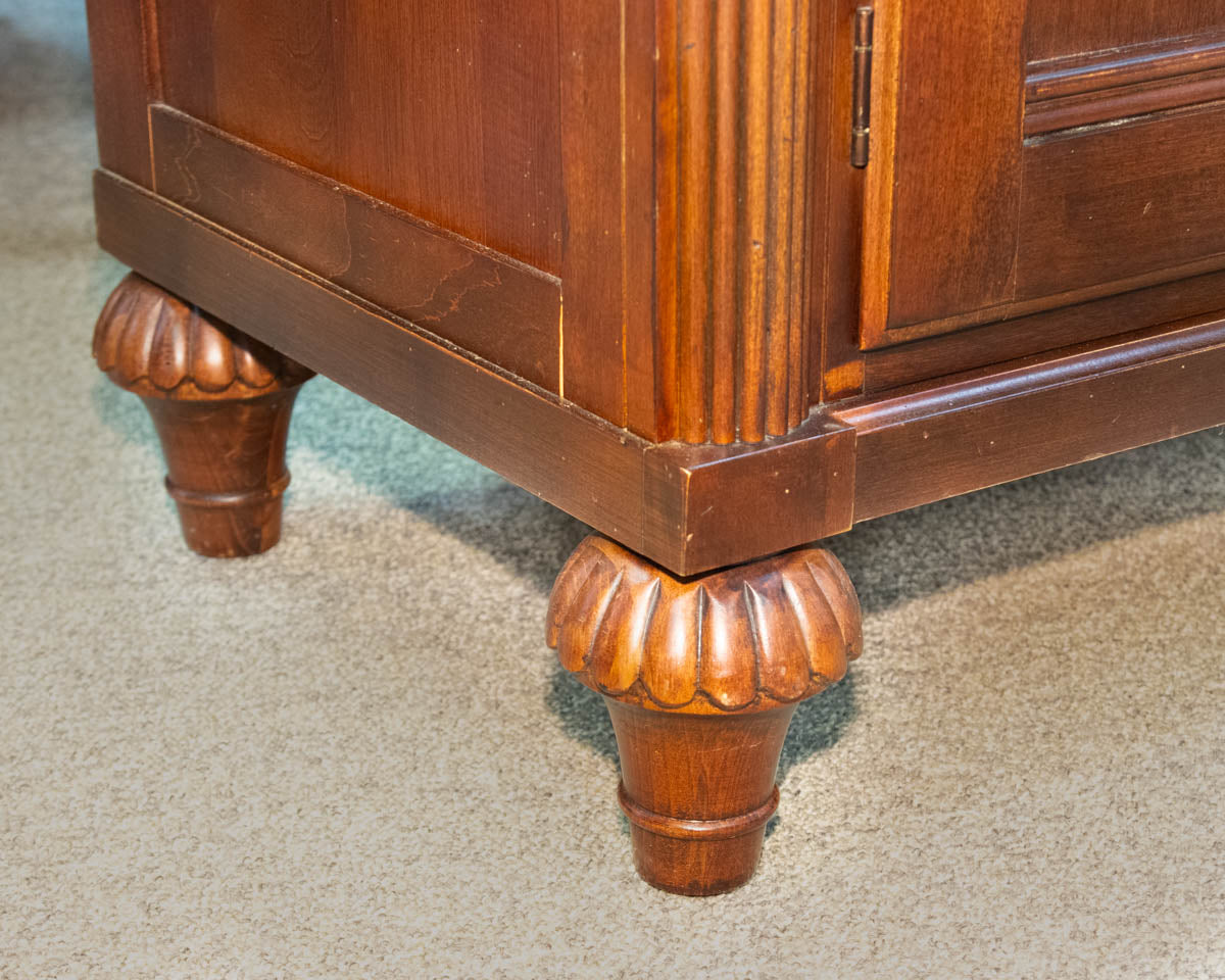 Ethan Allen 'British Classics' Cherry Finish 3 Door Sideboard