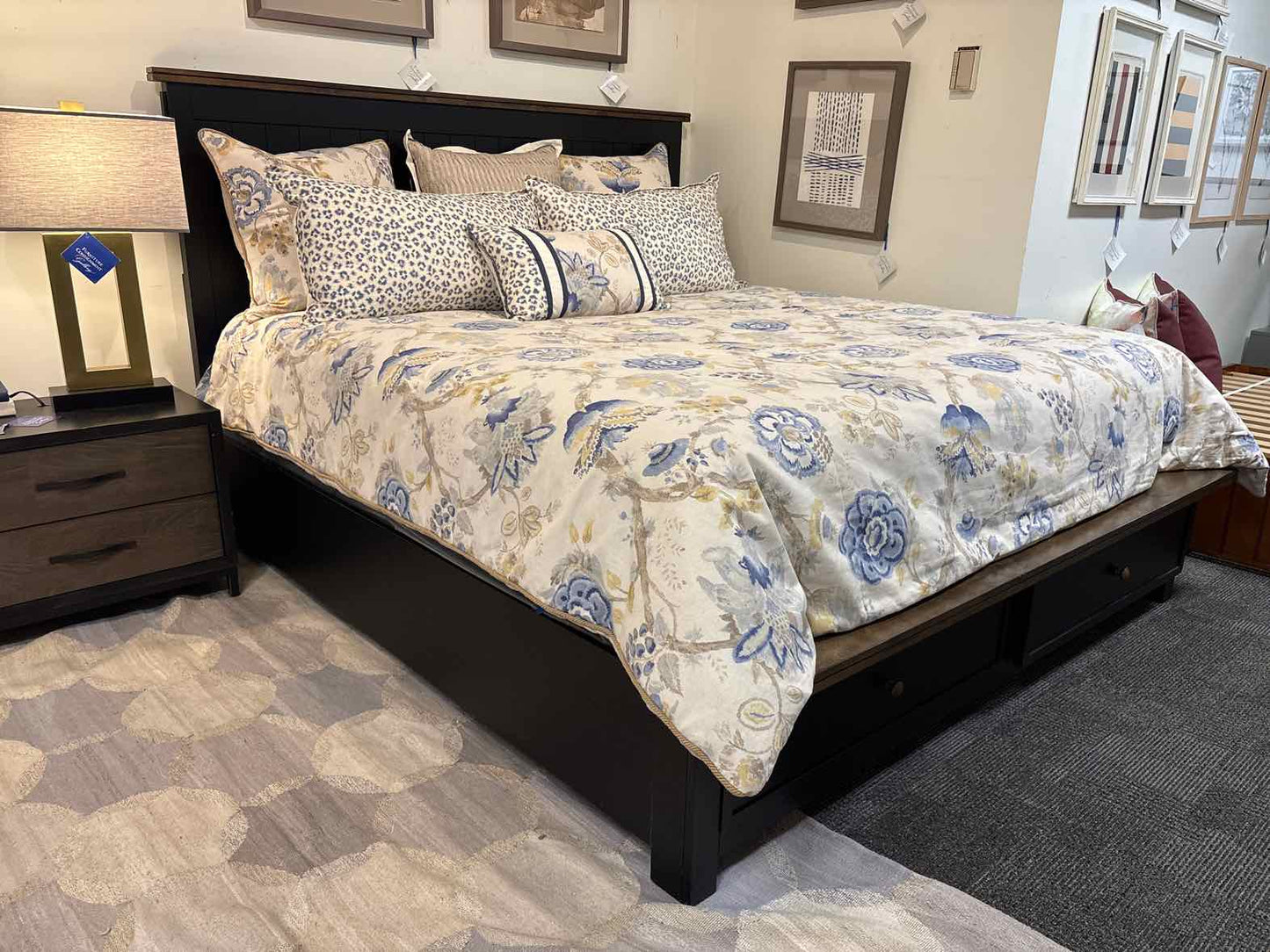 A America 'Stormy Ridge' King Storage Bed in Black