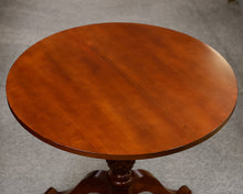 Ethan Allen British Classics Round Accent Table w/ Pineapple Pedestal