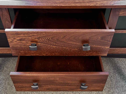 Black & Oak Server