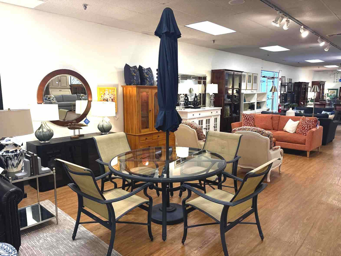 Brown Jordan Outdoor Dining Set