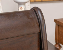 Kincaid Dark Walnut Queen Modifed Sleigh Bed