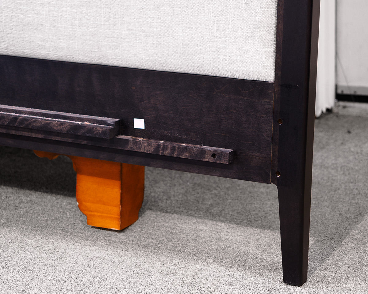 Huppe Edmond Queen Bed