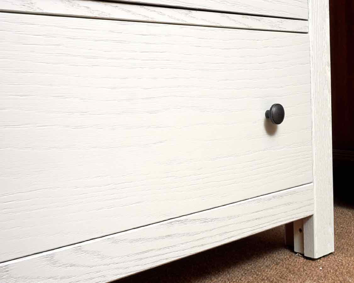Vaughan Basset White Finish Fundamentals 4 Drawer  Chest