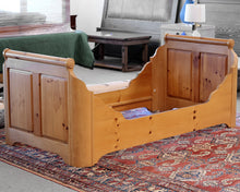 Twin Vintage Pine Daybed