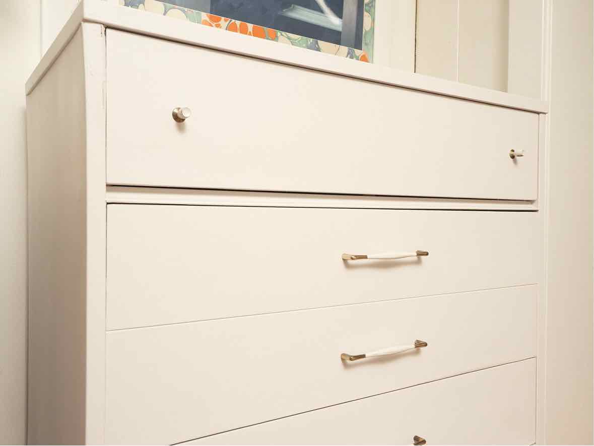 American Made Tall Chest with 5 Drawers in Wildwood White Finish