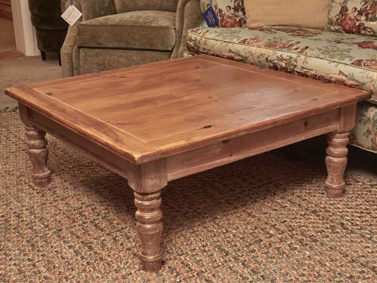 Pine Cocktail Table With Turned Legs