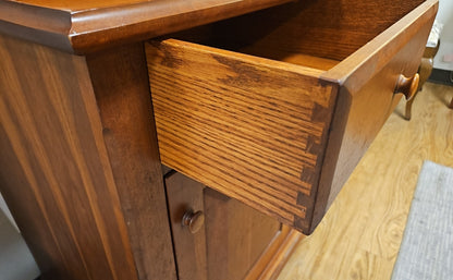 Hunt Furniture 'Fairfield' Large Hutch