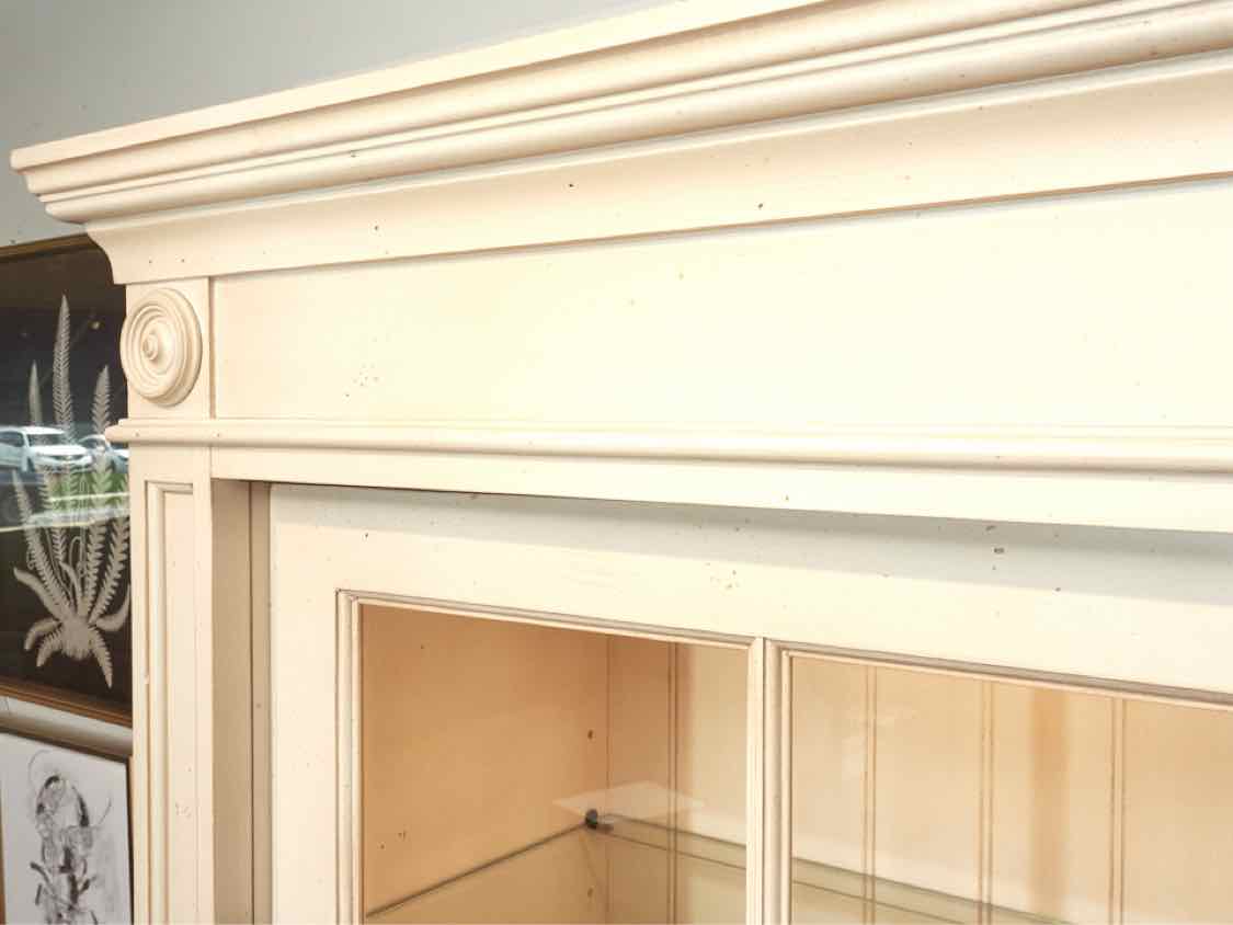 Ethan Allen Ivory 4 Glass Sliding Doors 2 Drawers  Display Cabinet