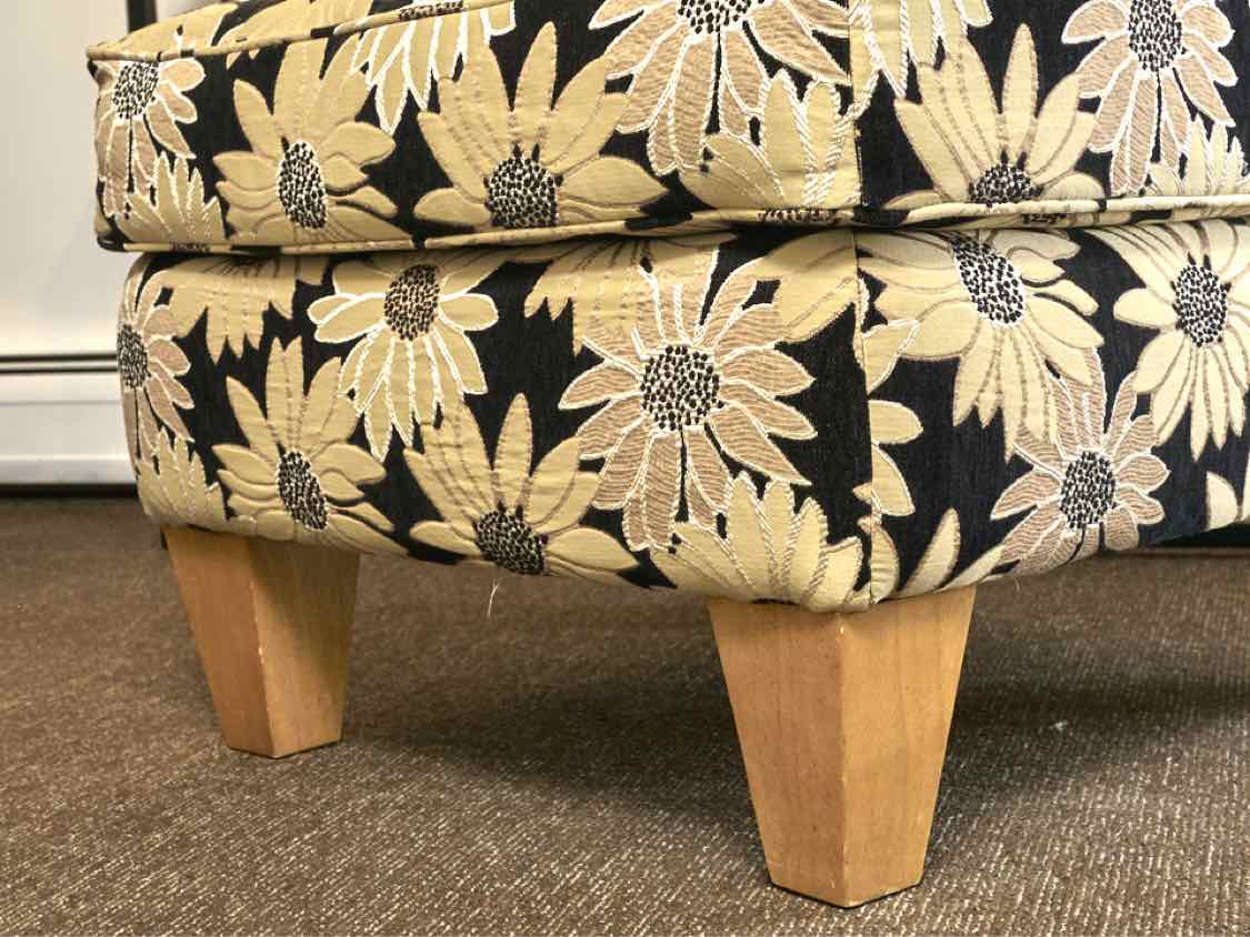 La-Z-Boy Black & Cream Floral Upholstered Armless  Chair