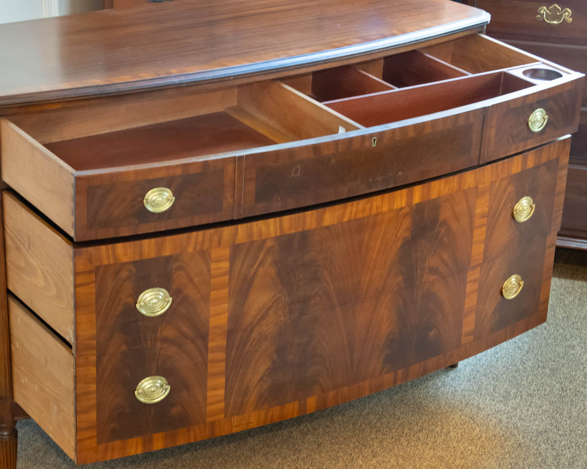 Robert Irwin Furniture Inlaid Mahogany 3-Drawer Dresser