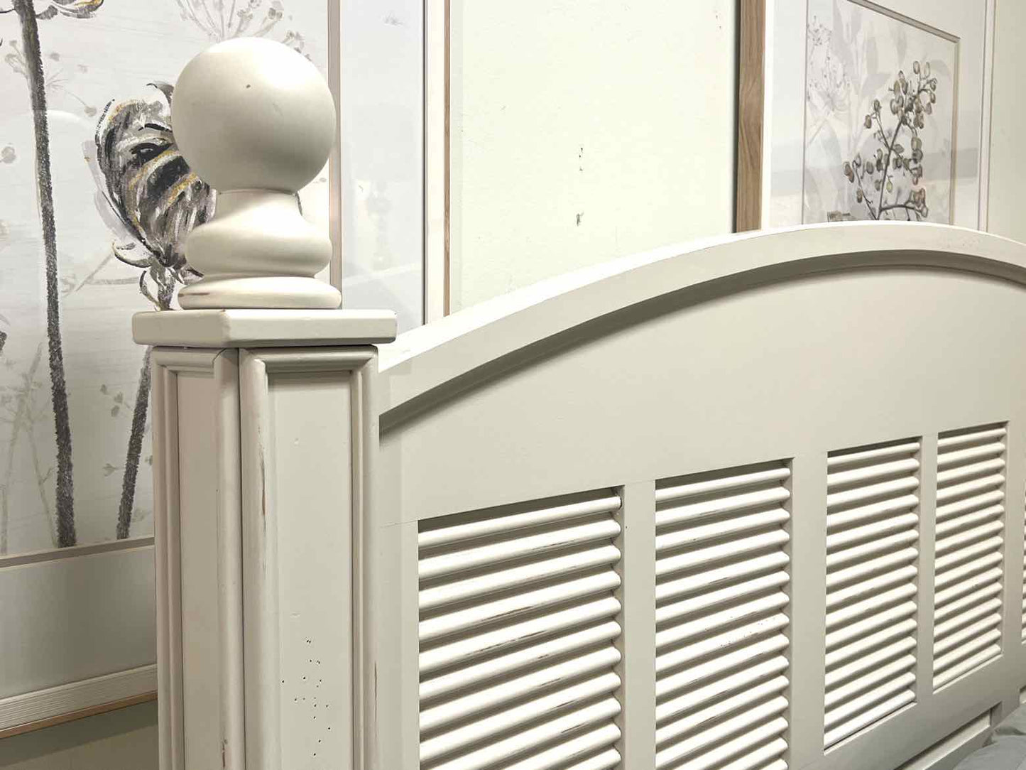 Stanley White Cannonball Queen Bed