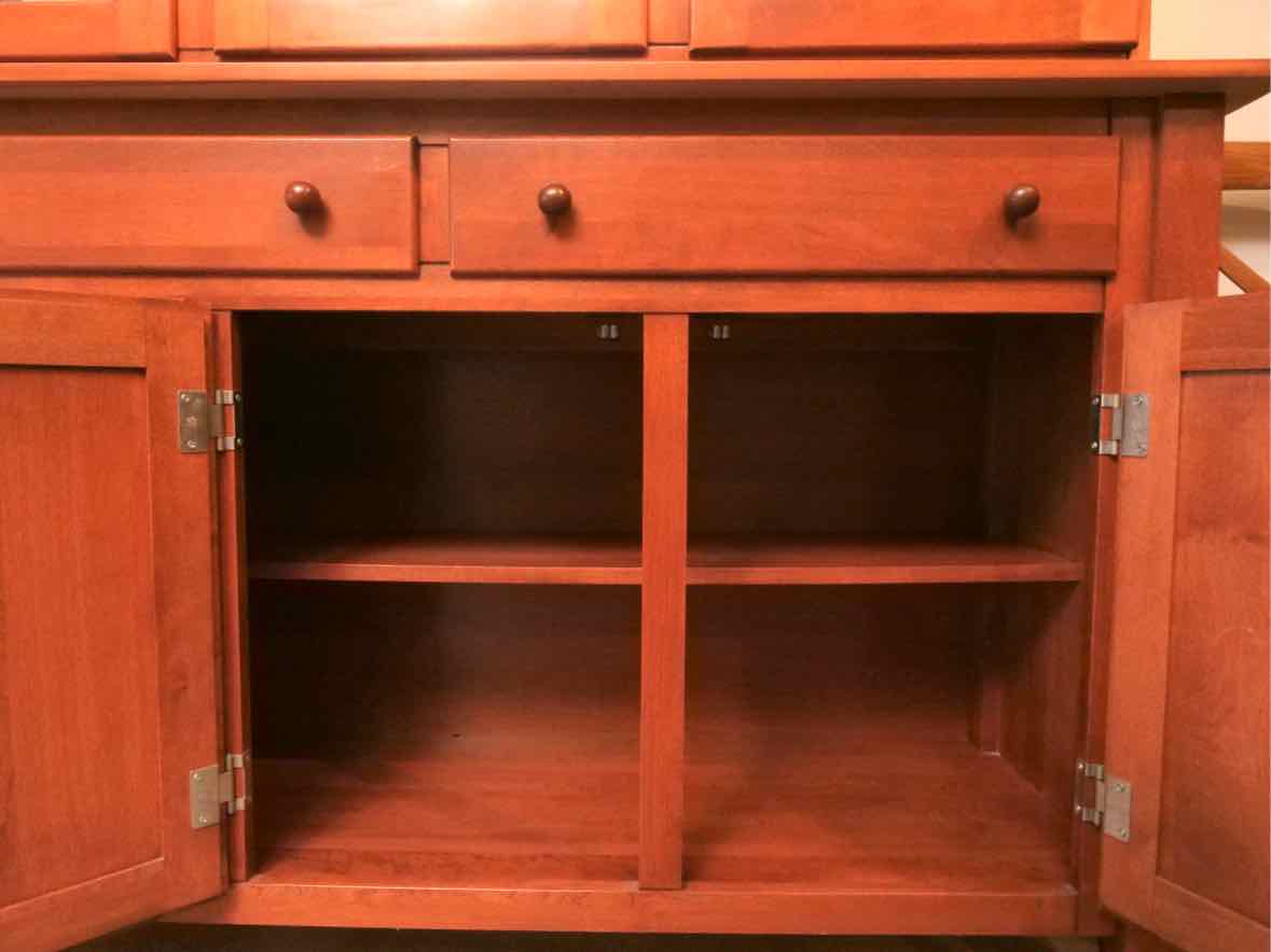 Thomasville Maple 3 Glass Doors 2 Drawers & 3 Lower Doors  Hutch