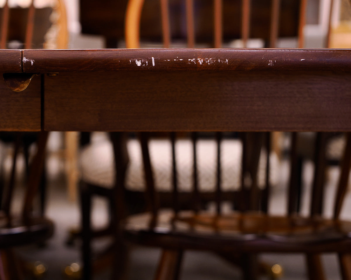 Nichols & Stone Dining Table & Chair Set