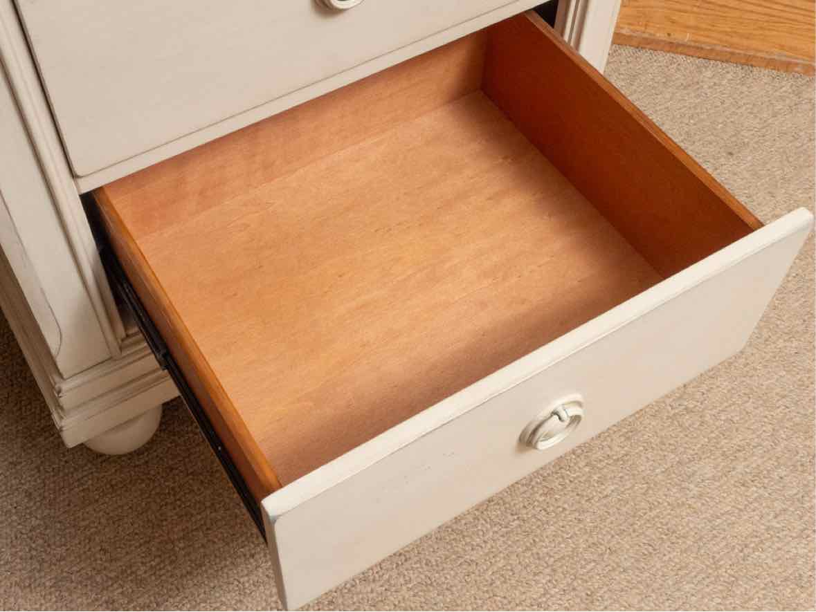 Liberty Furniture 6  Drawer Lingerie Chest in Ivory Finish