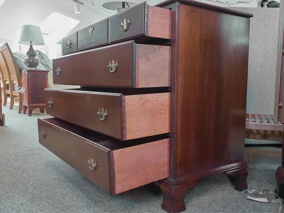 Hungerford Furniture Mahogany 4 Drawer  Dresser