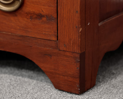 Antique Federal Style Bachelor Chest