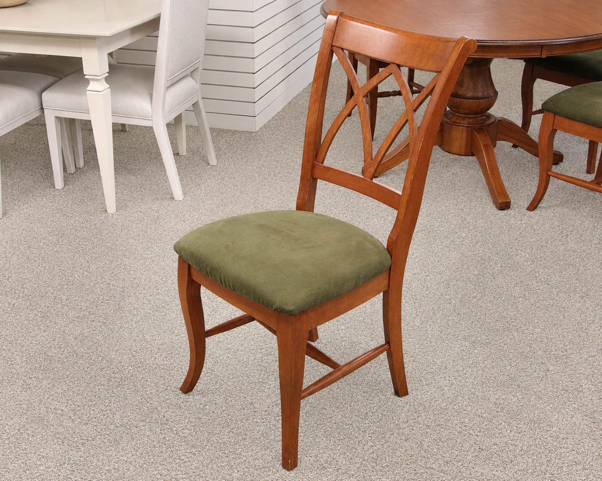 Saloom Pedestal Dining Table and (4) Chair Set in Solid Wood Cherry