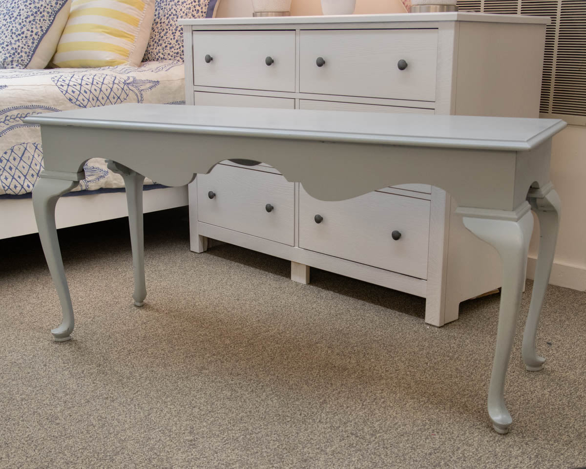 ConsoleTable in Artic Blue W/ Turned Legs