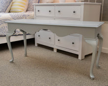 ConsoleTable in Artic Blue W/ Turned Legs