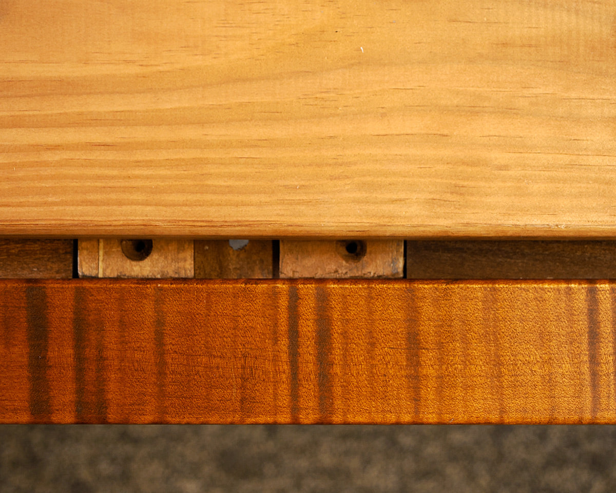 Four Poster King Platform Bed in Tiger Maple