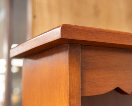 Rock Maple Colonial Hutch with Scallop Top