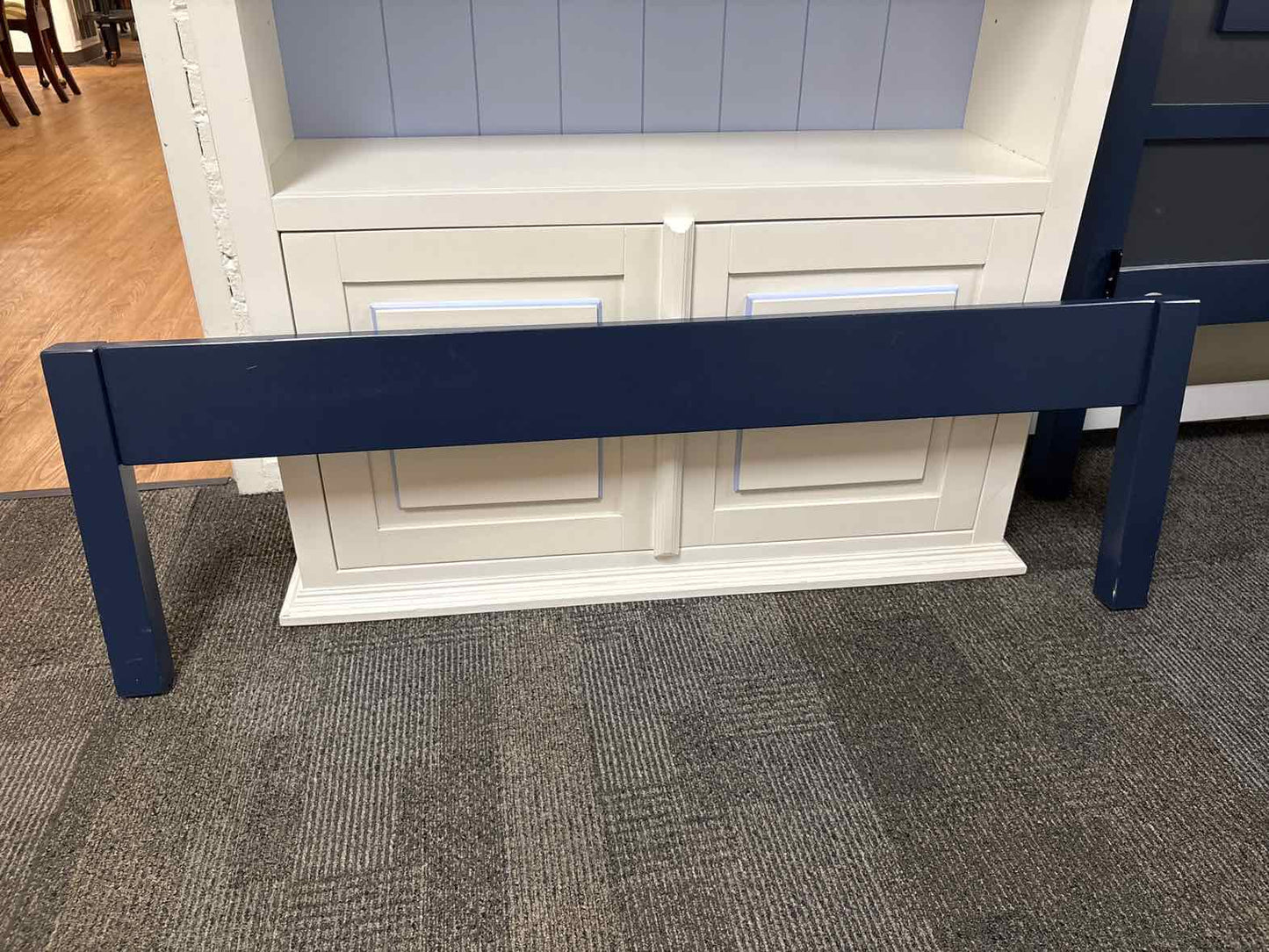 Newport Cottages 'Max' Full Bed in Dark Blue