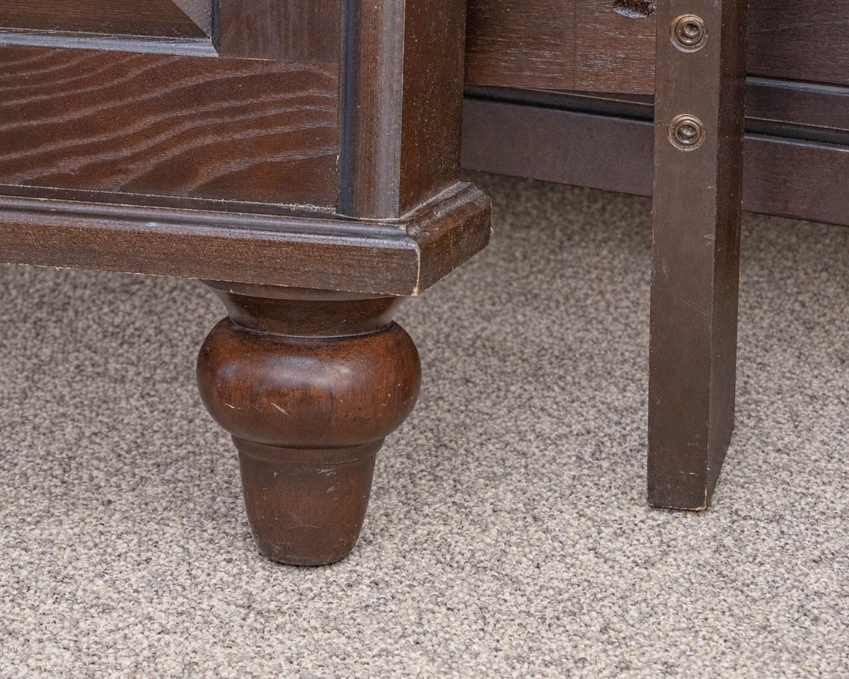 Kincaid Dark Walnut Queen Modifed Sleigh Bed