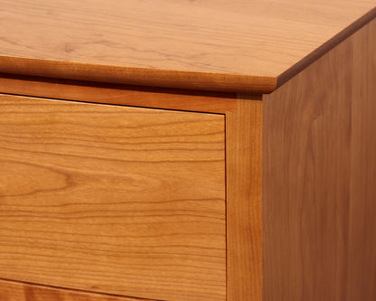 Thos. Moser "Cresent" 4 Drawer Chest