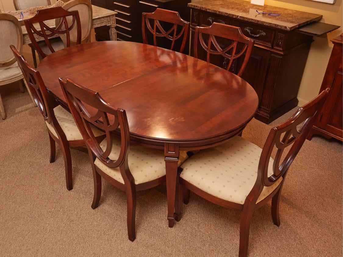 Nichols & Stone Mahogany Oval Dining Table with 6 Sheild Back Side Chairs