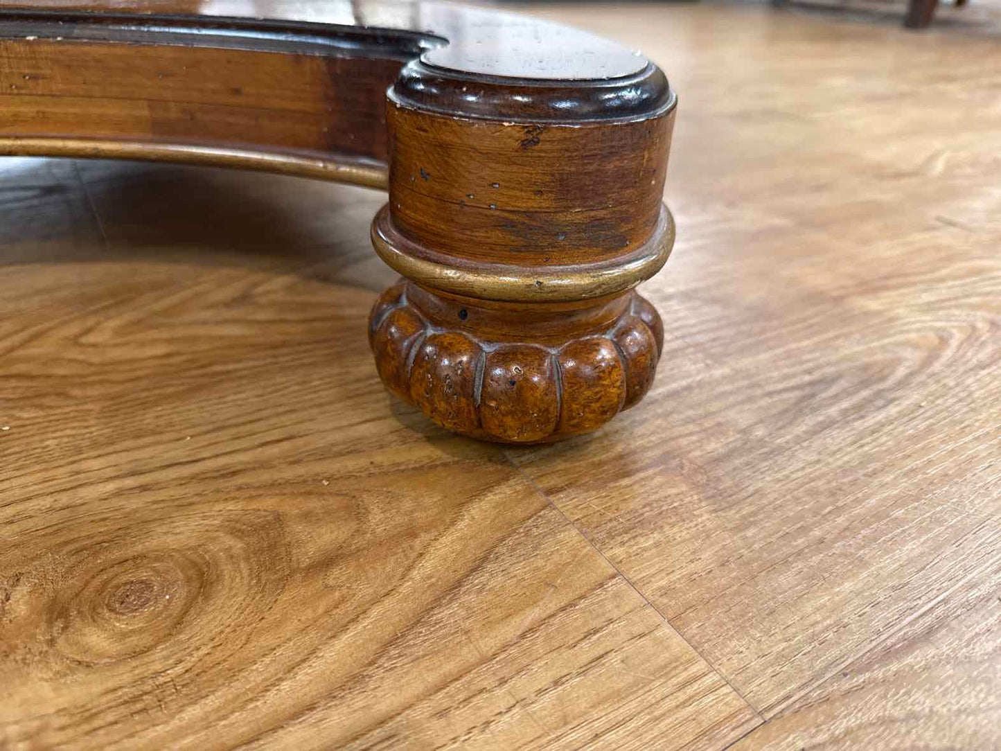 Sherrill Furniture Pedestal Accent Table