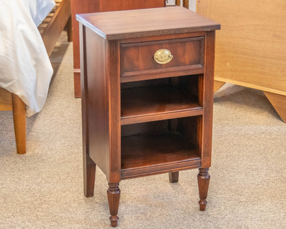 Paine Furniture Single Drawer Nightstand in Mahogany