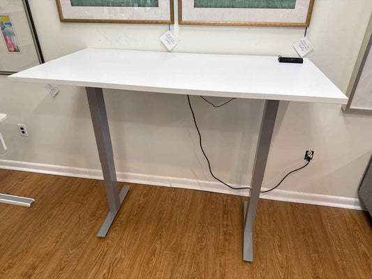 Hi-Lo Adjustable Height Desk in White