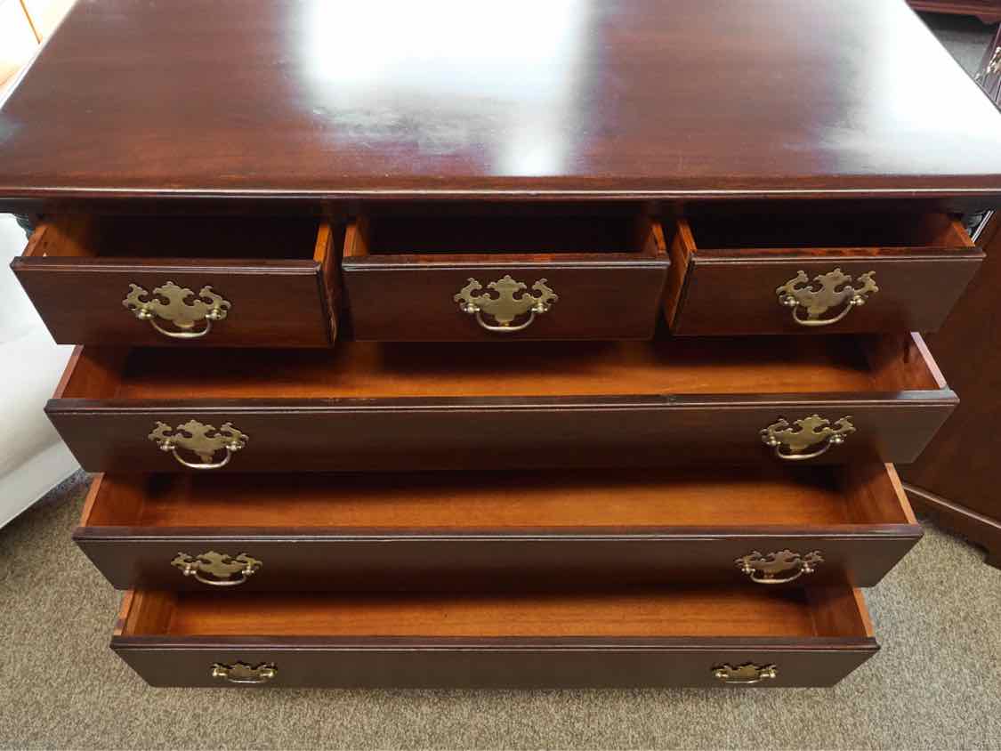 Solid Mahogany Queen Anne 6 Drawer Chest