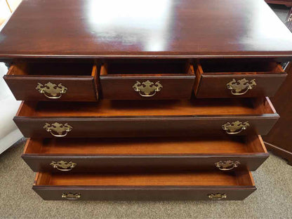 Solid Mahogany Queen Anne 6 Drawer Chest