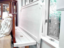 Bassett 'Ventura Panel Storage' King Bed