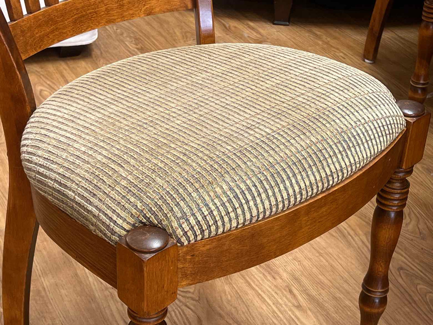 Nichols & Stone Maple Dining Table w/ Set of 6 Chairs