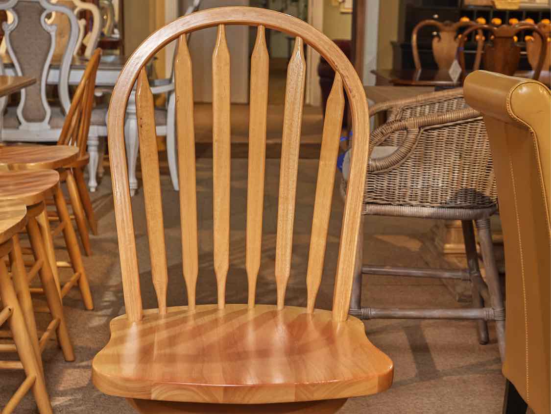 Set Of 4 Amesbury Chair Co. Oak Swivel Windsor Back Counter Stools