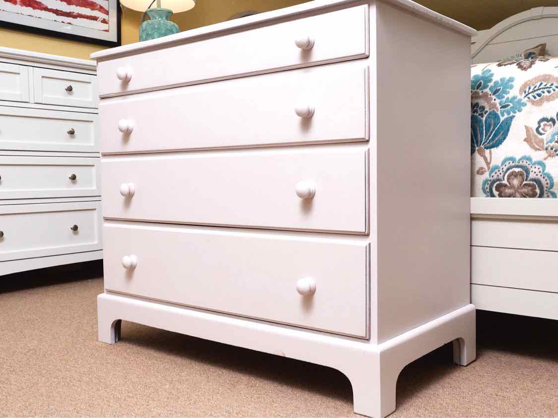 'Sea Foam White' Finish 4 Drawer Chest