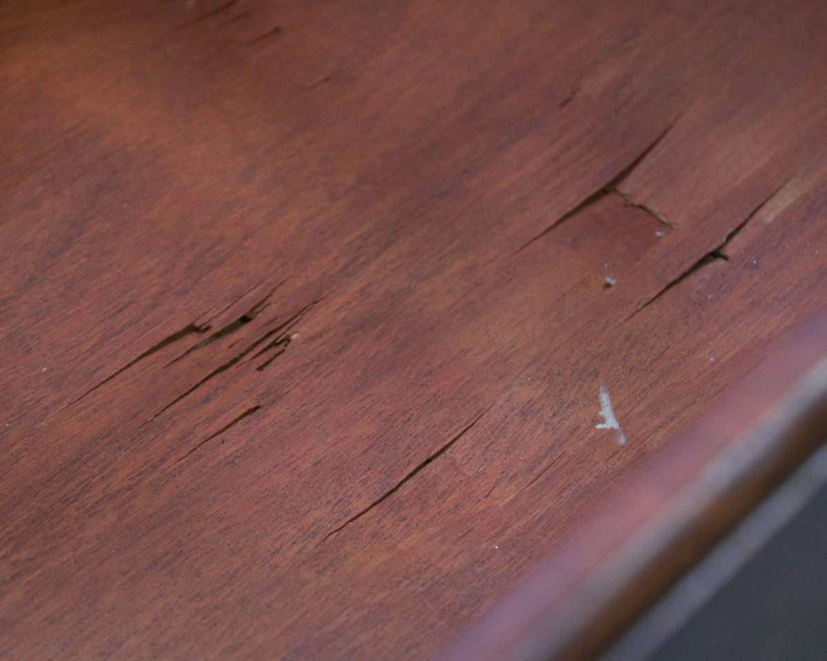 Mahogany 6-Drawer Dresser with Brass Pulls