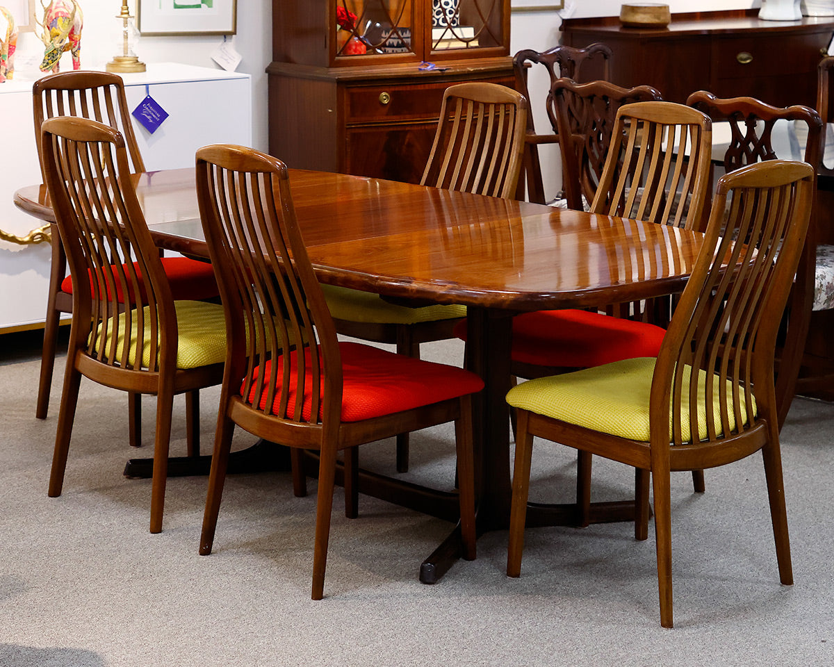 Dyrlund Danish Dining Table Set With 6 Chairs