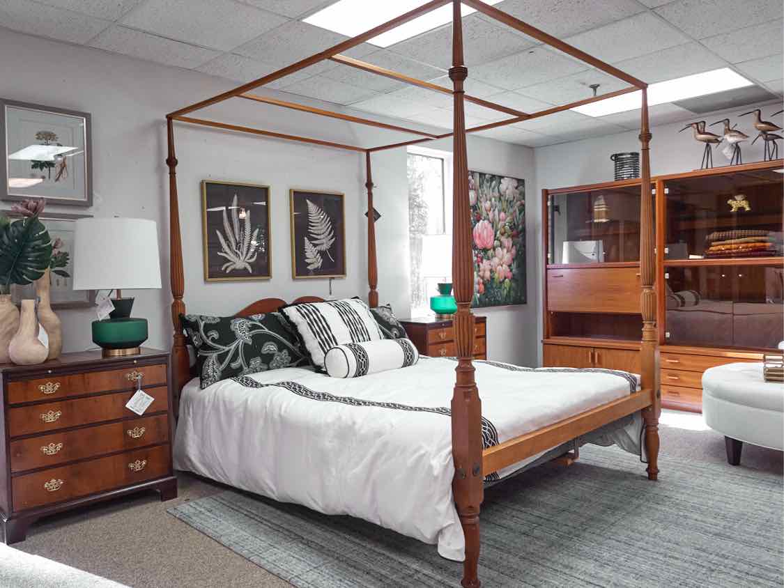 Eldred Wheeler Sheraton Tall Queen Bed in Cherry