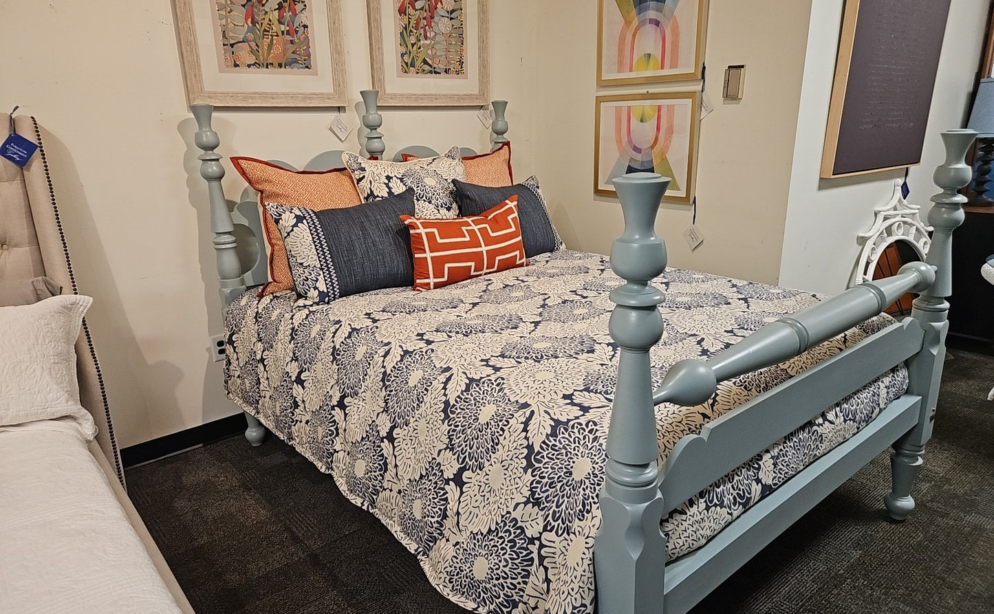 Leonard's Nantucket Thistle Queen Bed