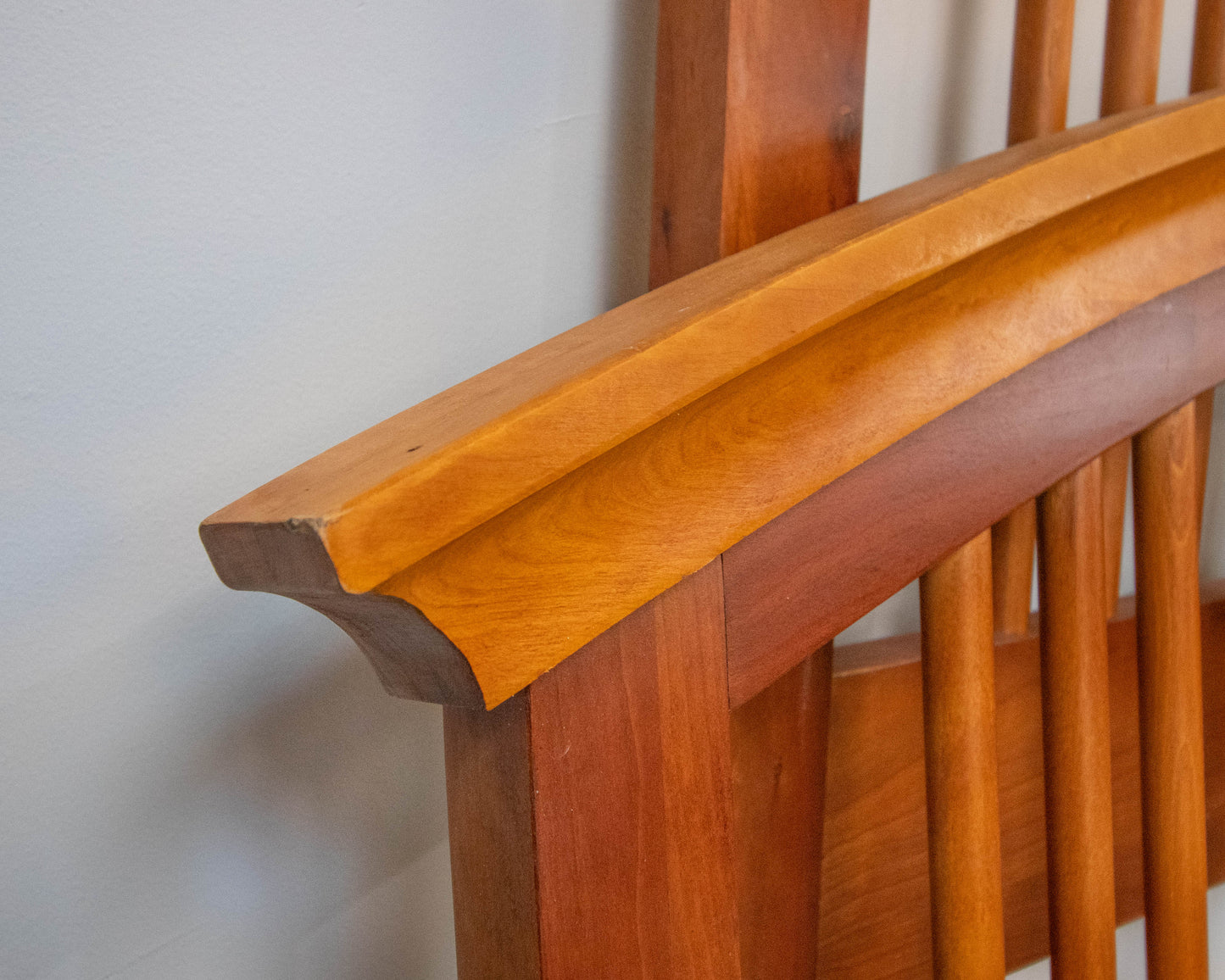 Stanley Arched Cherry Queen Spindle Bed