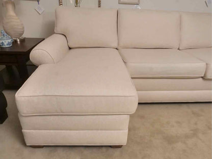 Ethan Allen 'Bennett' Ivory Vintage Linen 2 Cushion & Chaise Sectional