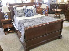 Thomasville Cherry Queen Sleigh Bed