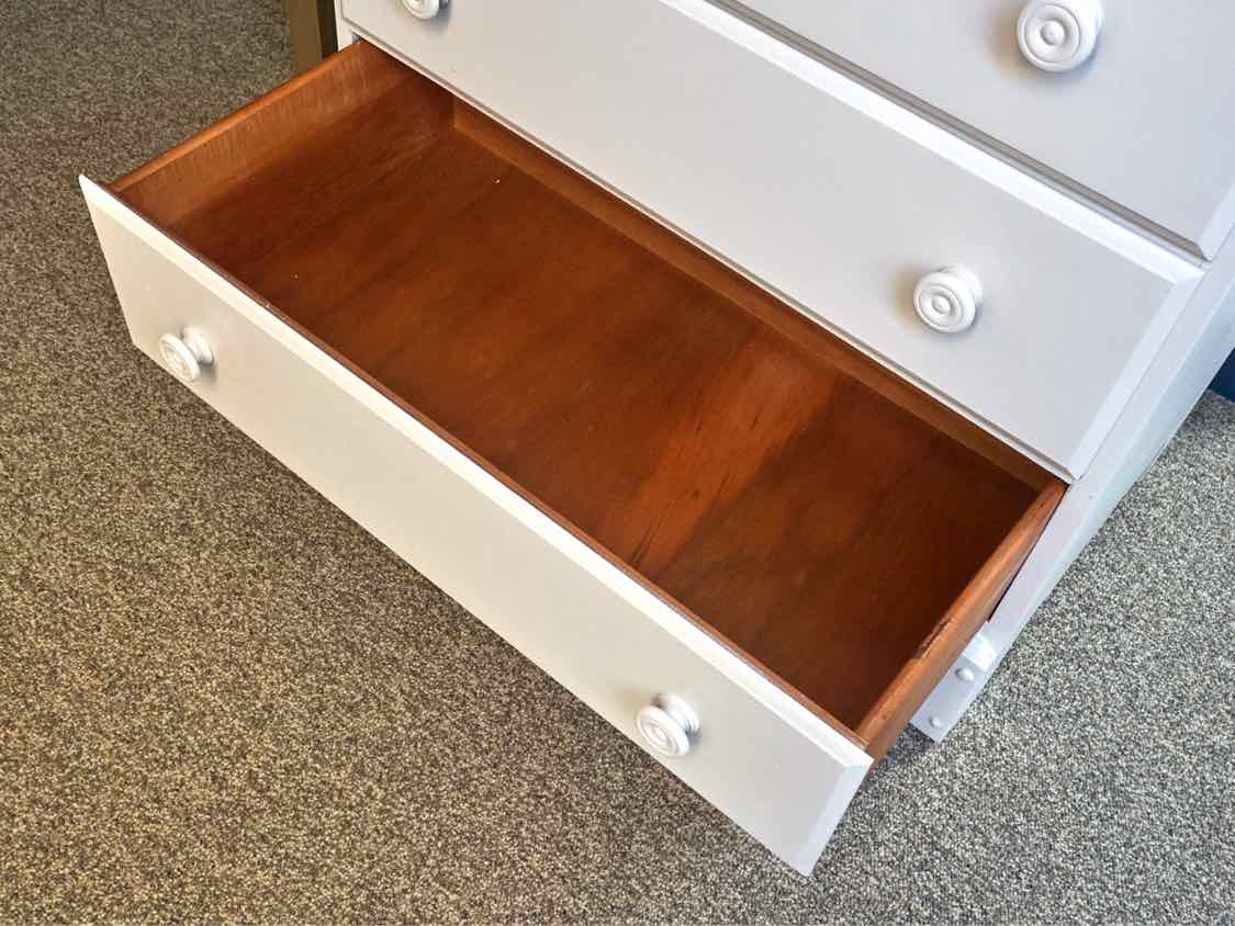 Solid Sugar Maple Chest in Off White Finish