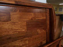 Klaussner Queen Cherry Sleigh Bed